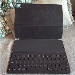 Smart Keyboard Folio for iPad Pro model a2039